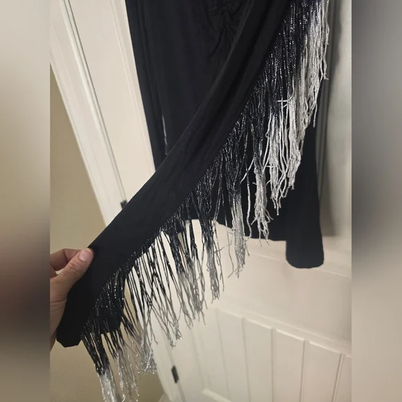 Black and Silver Fringe Blouse - Picture 4 of 8